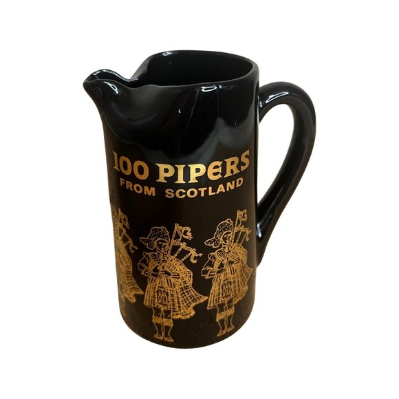 Seagram's Ceramic Advertisement Pitcher 100 Pipers From Scotland - Picture 1 of 6